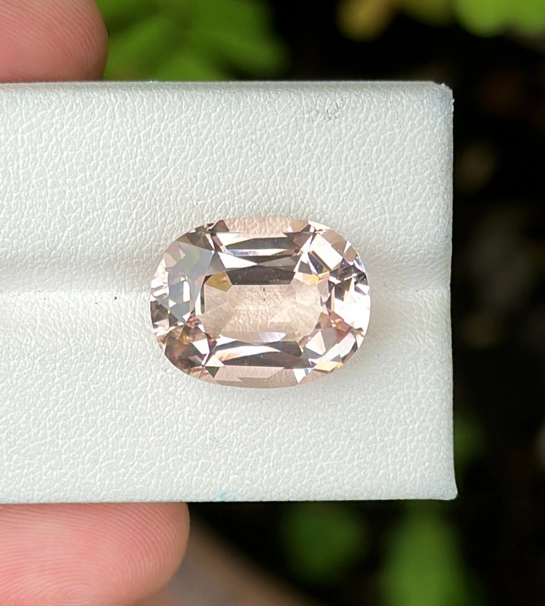 Finest 11.20 carats peach morganite