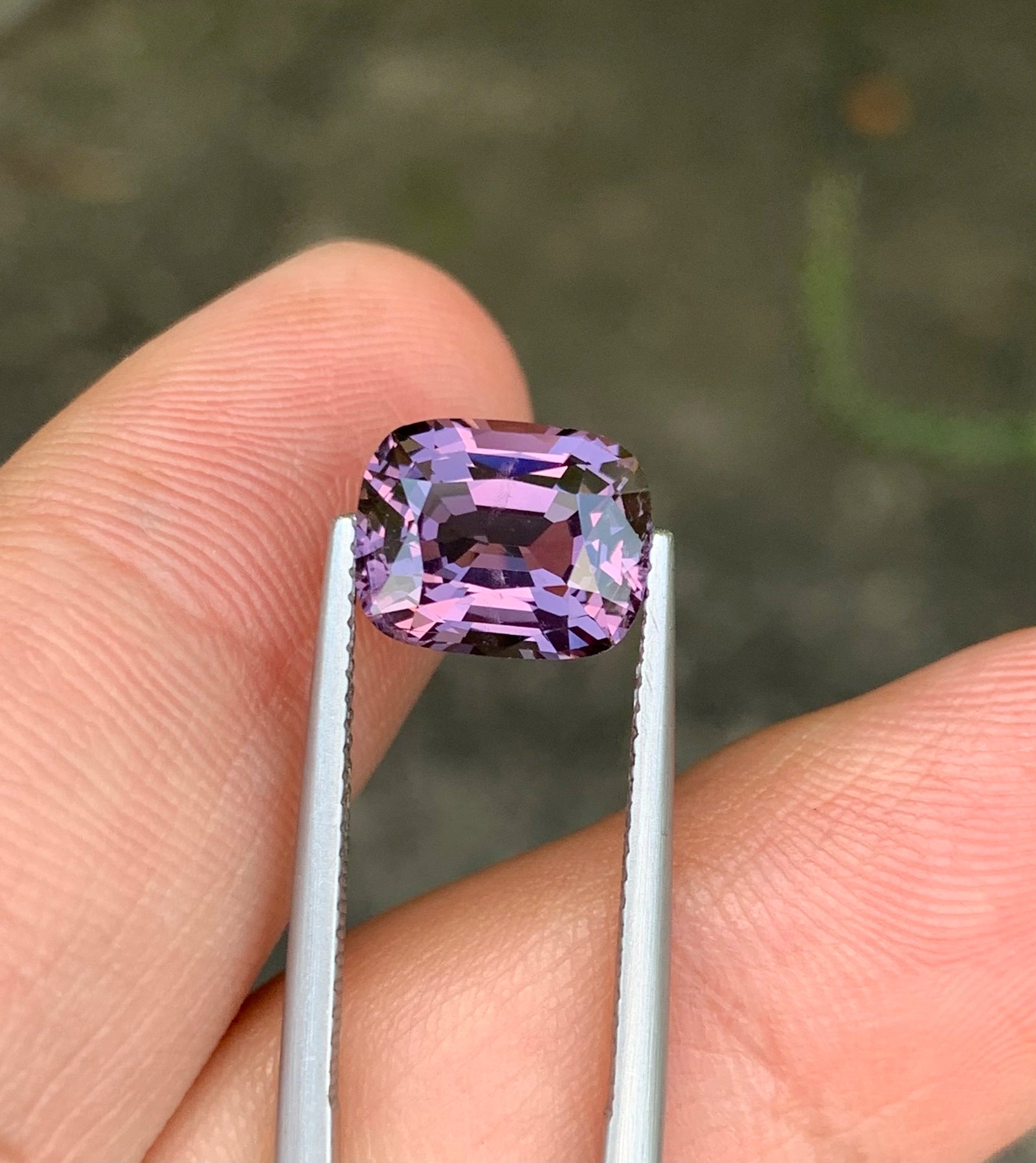 Carat’s lavender spinel from Burma