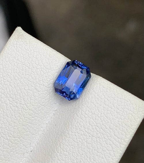2.03CTS BLUE SAPPHIRE FROM SRI LANKA FINE CUT