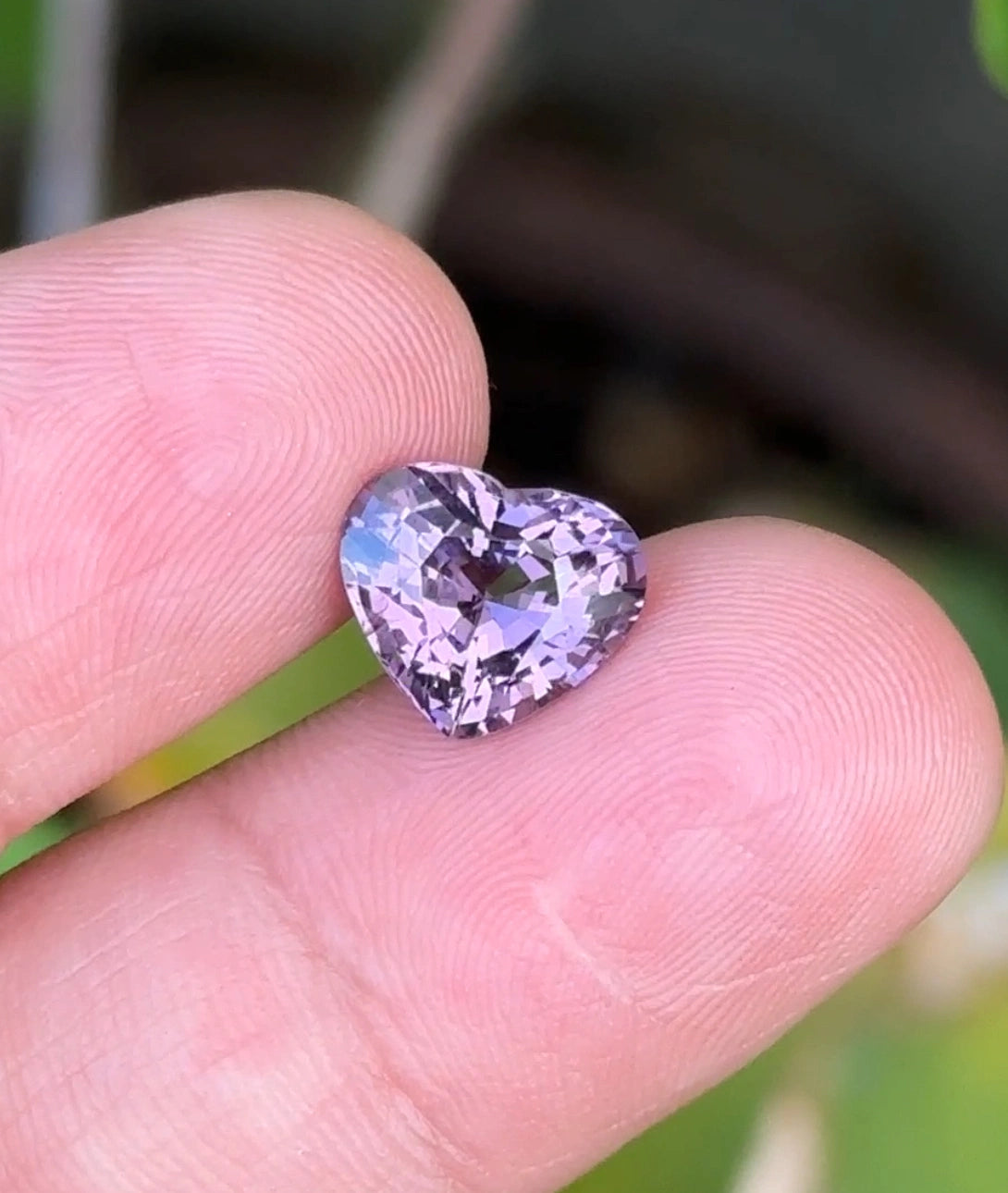 Carats natural purple spinel