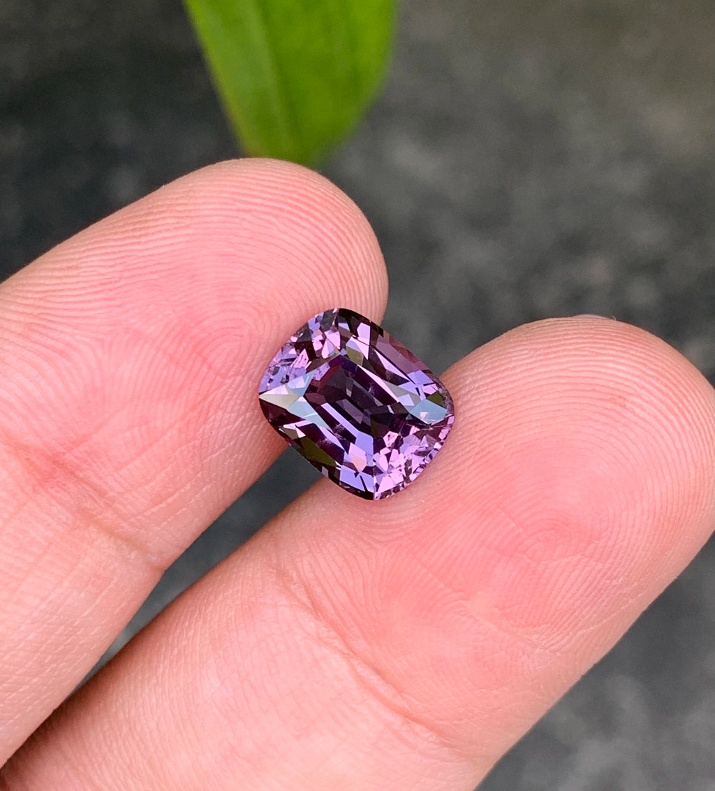 Carat’s lavender spinel from Burma