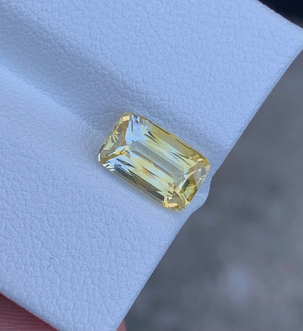 Bi color sapphire
