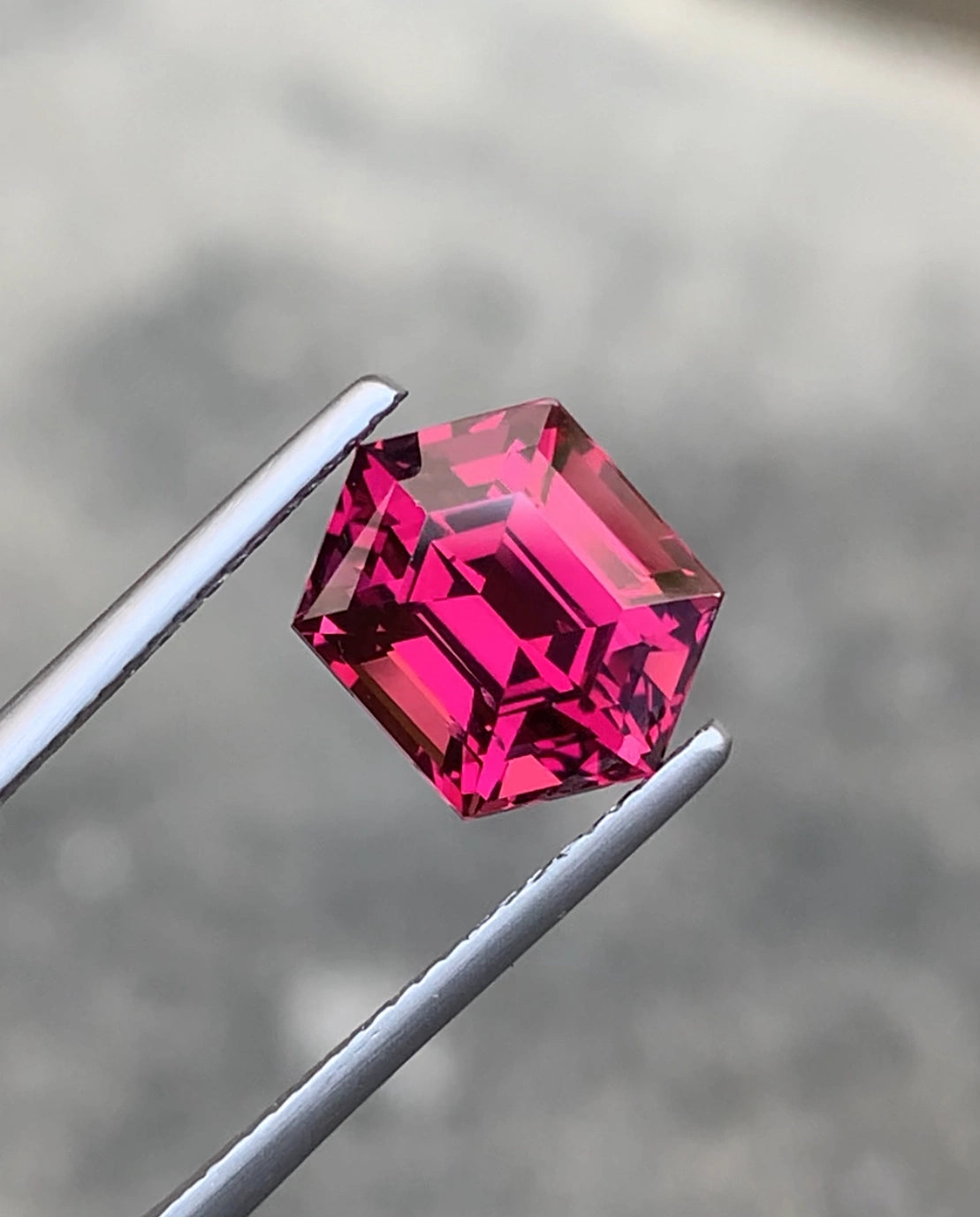 FINEST 4.70 CT NATURAL TANZANIAN GARNET