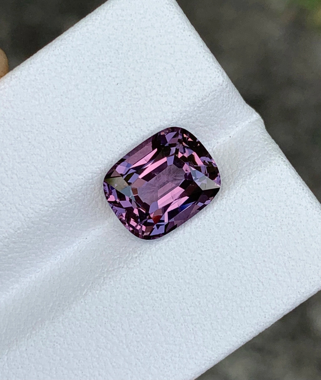 Carat’s lavender spinel from Burma