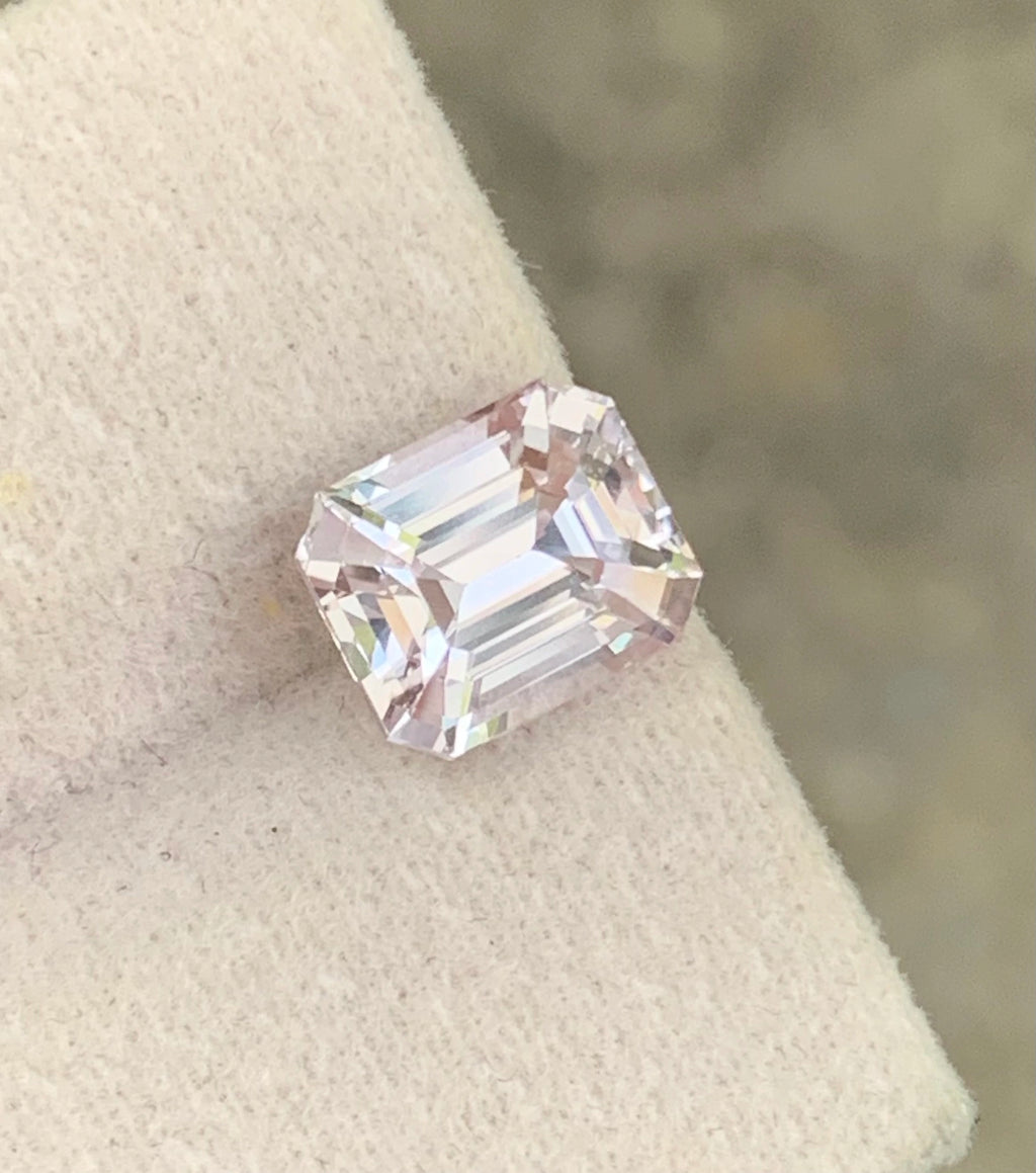 No heat white sapphire