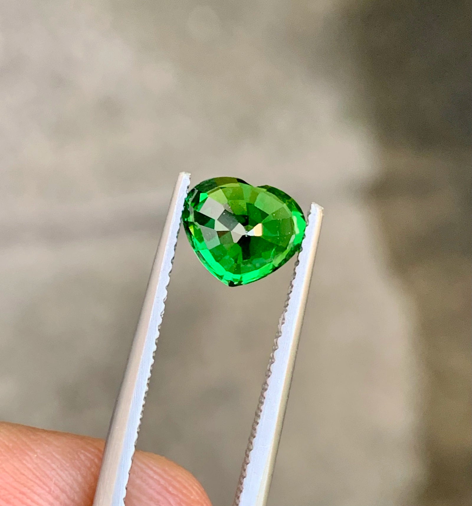 Gorgeous vivid green tsavorite garnet 100% eye clean