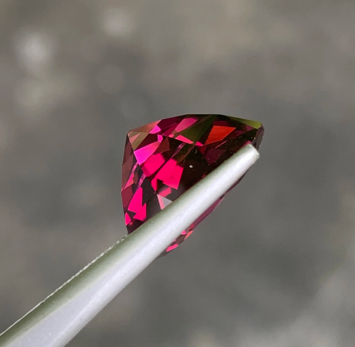 TOP QUALITY 13.85 CT NATURAL UMBALITE GARNET FROM TANZANIA