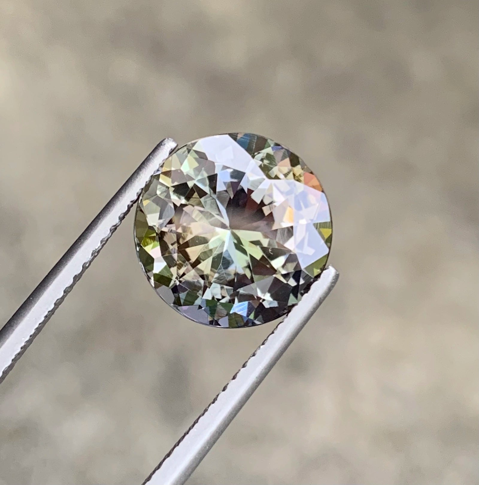 No heat tanzanite