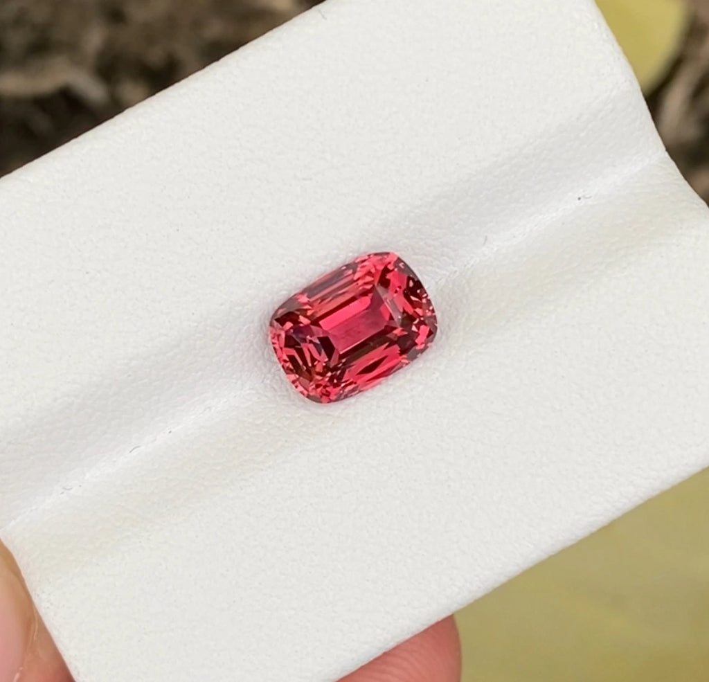 Vietnamese spinel