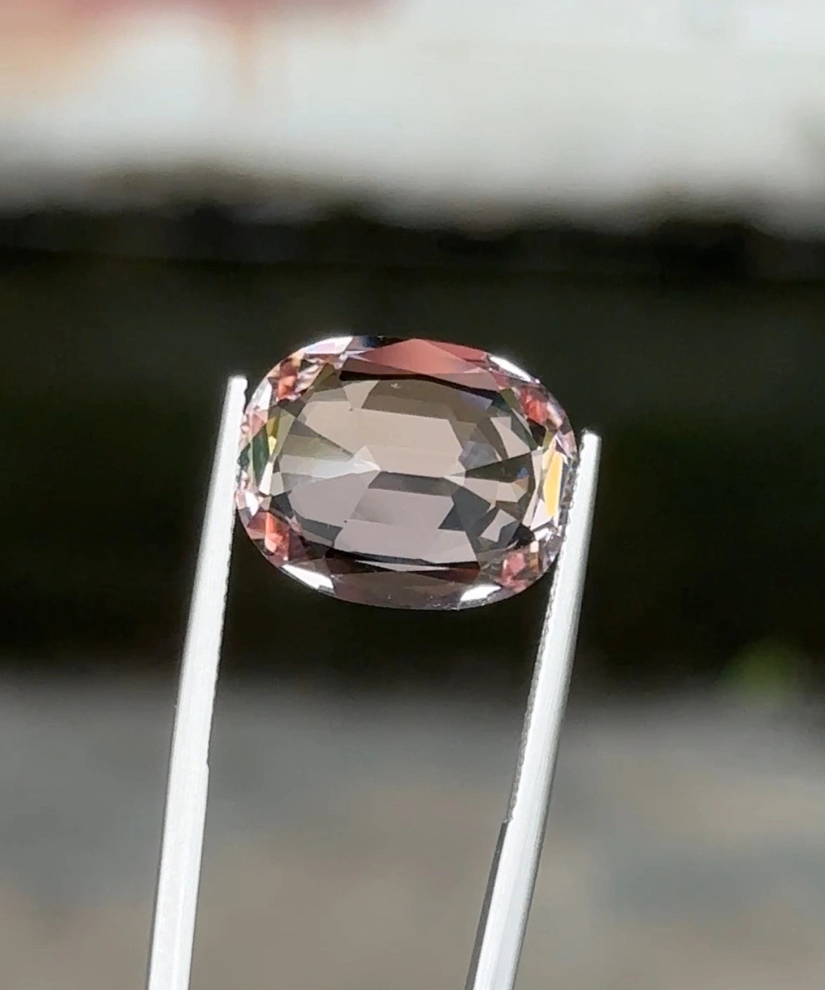 Finest 11.20 carats peach morganite