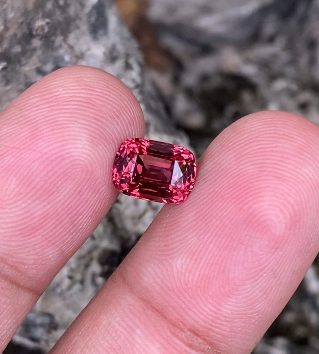 Vietnamese spinel
