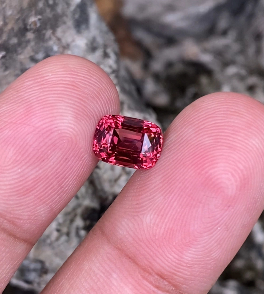 Vietnamese spinel