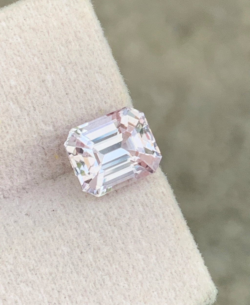 No heat white sapphire