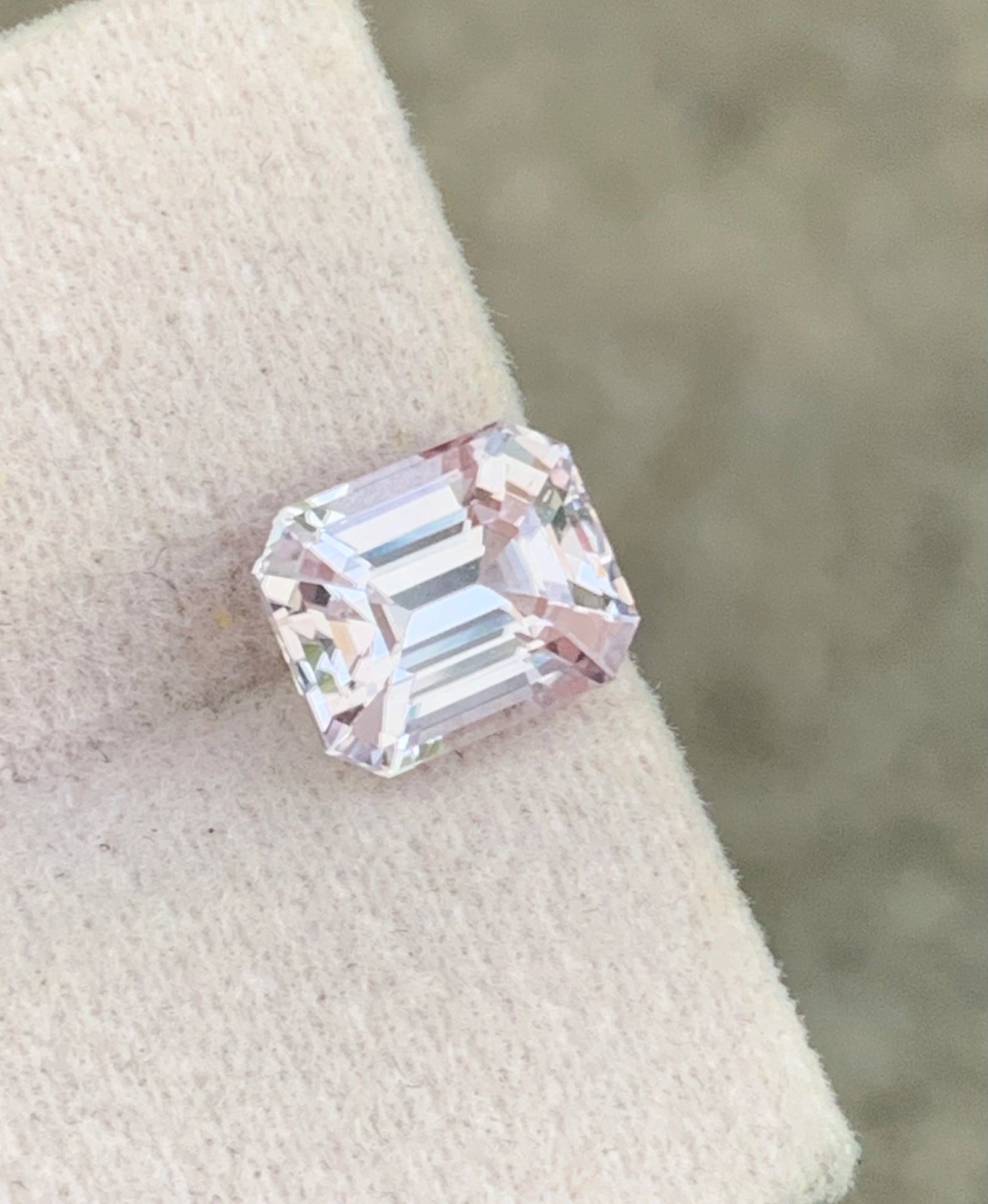 No heat white sapphire
