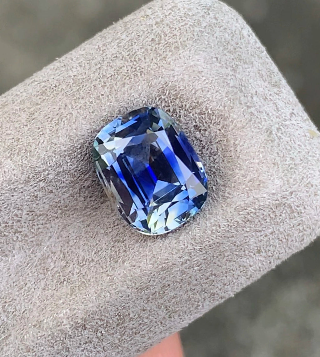 Bi color sapphire from Madagascar