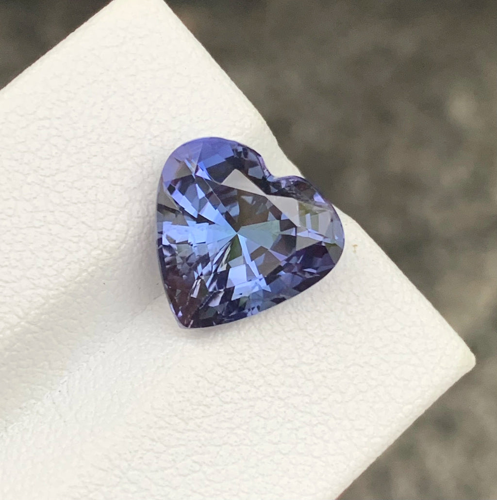No heat tanzanite