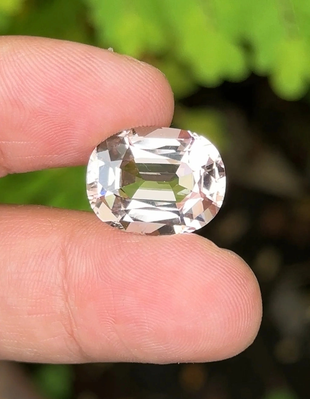 Finest 11.20 carats peach morganite