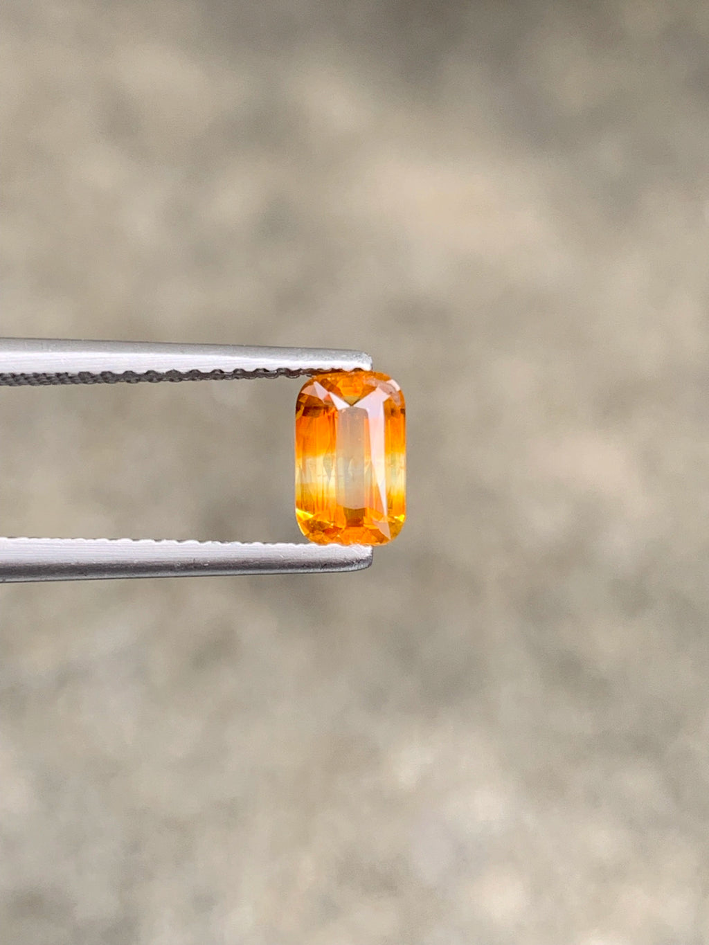 Bi color sapphire 1.03 ct from Madagascar
