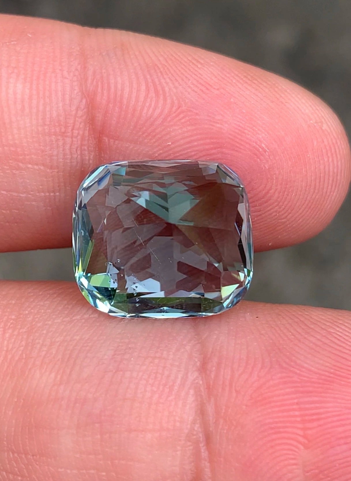 Natural Medium Blue Aquamarine