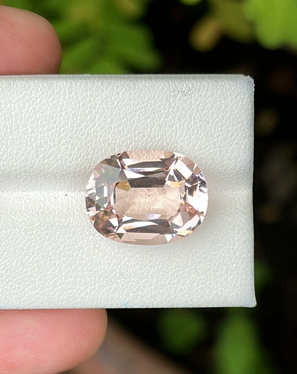Finest 11.20 carats peach morganite