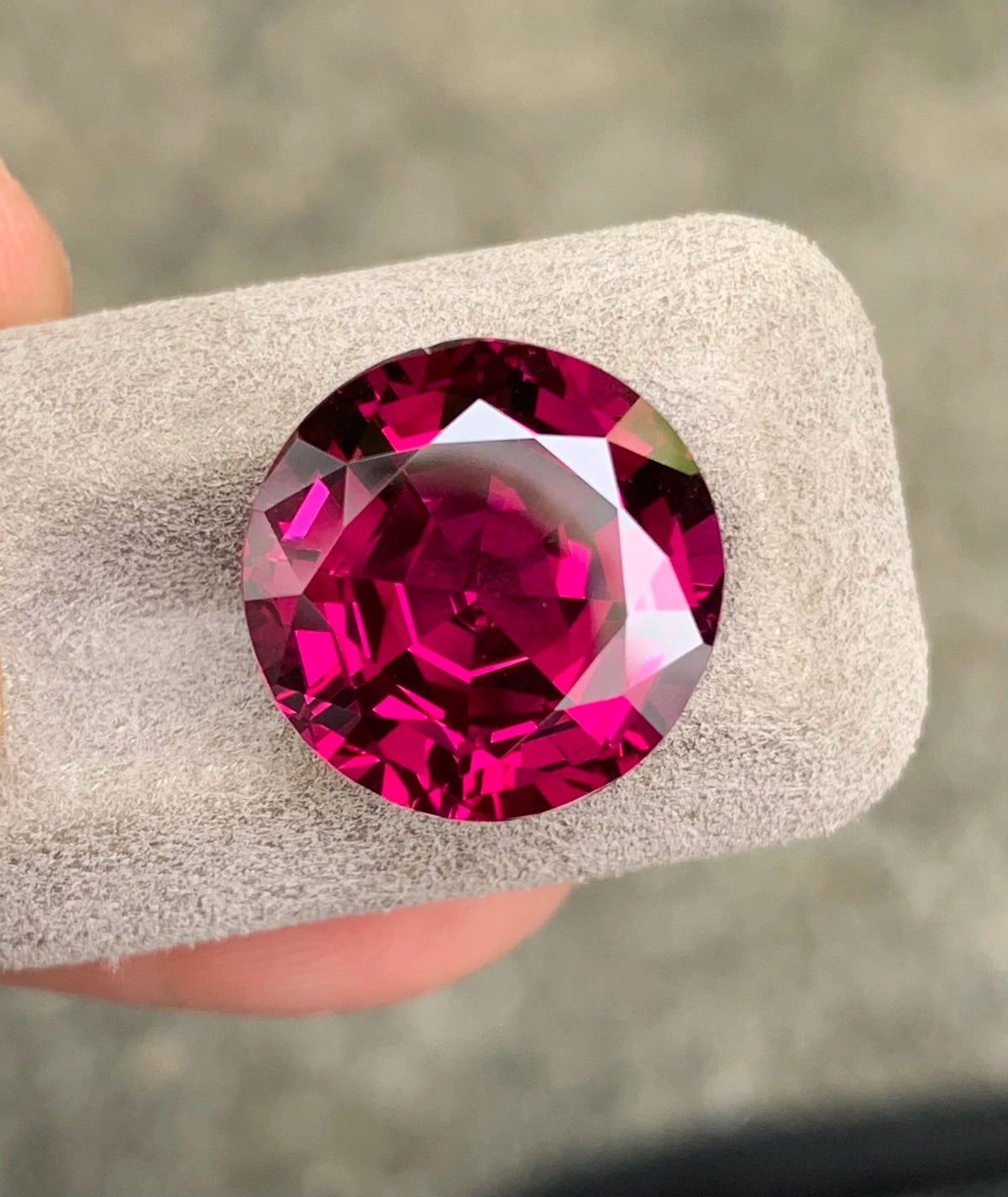 TOP QUALITY 13.85 CT NATURAL UMBALITE GARNET FROM TANZANIA