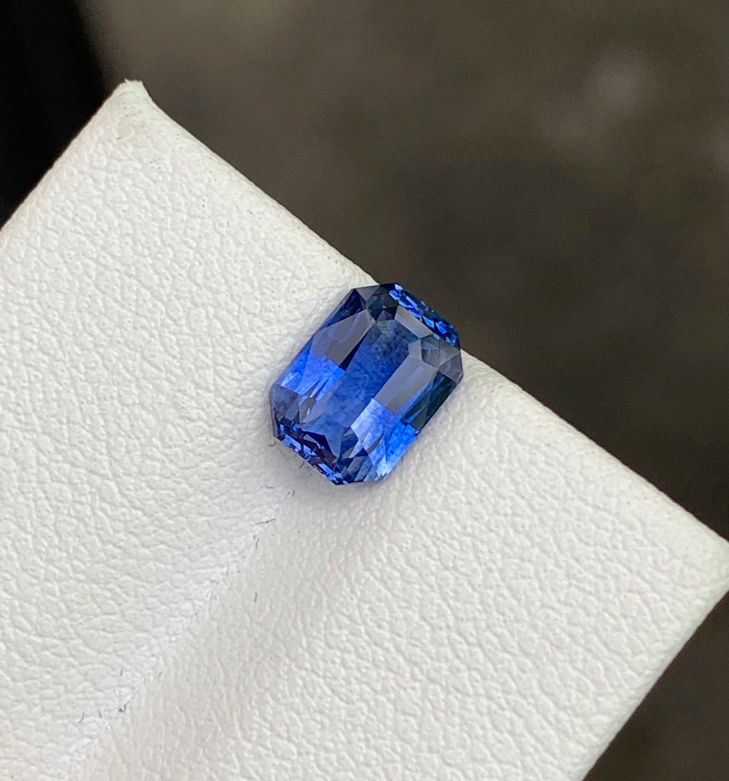 2.03CTS BLUE SAPPHIRE FROM SRI LANKA FINE CUT