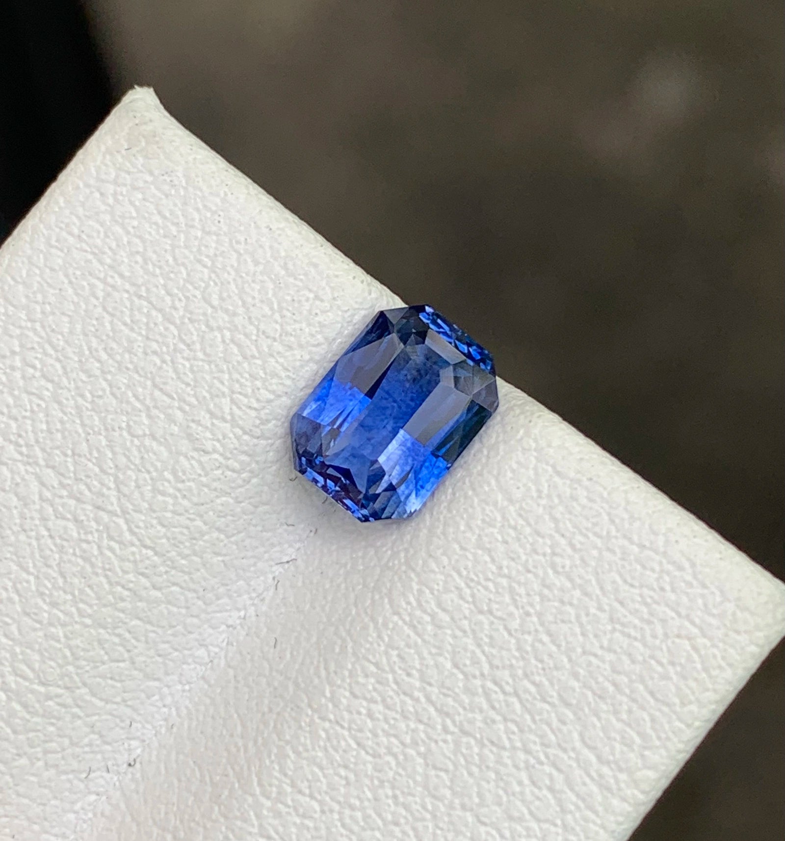 2.03CTS BLUE SAPPHIRE FROM SRI LANKA FINE CUT