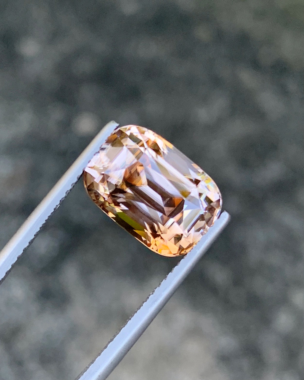 Sparkling 9.4 ct bi color zircon from Ceylon