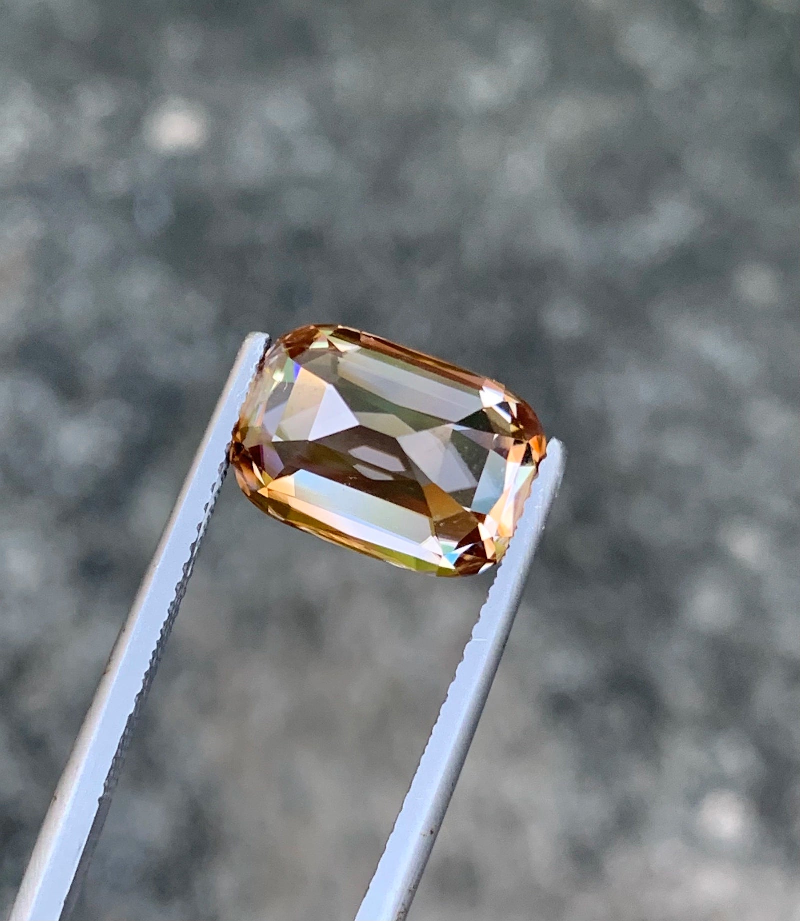 Sparkling 9.4 ct bi color zircon from Ceylon